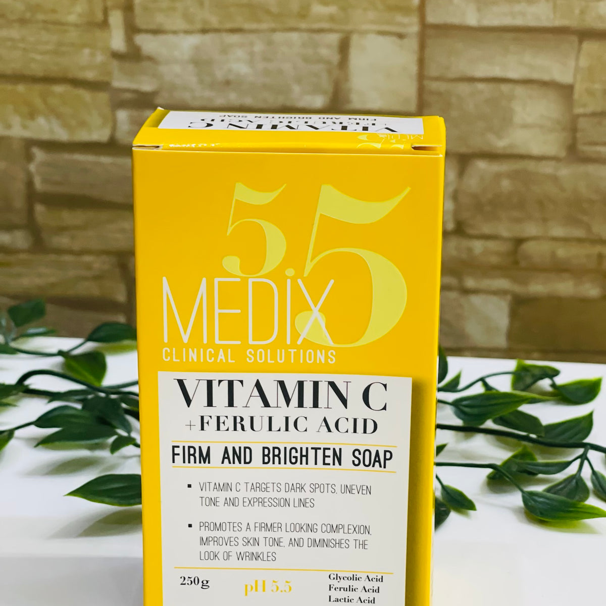Medix 5.5 Vitamin C and Turmeric Ferulic Acid soap — Beto Cosmetics